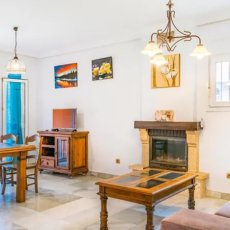 Nice Home In Estepona With Outdoor Swimming Pool, Wifi And 3 Bedrooms Сasa de vacaciones Estepona