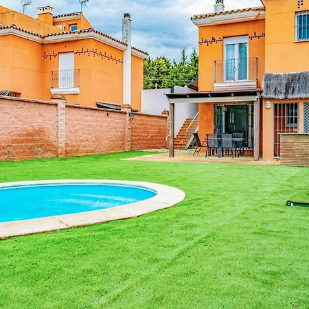 Nice Home In Estepona With Outdoor Swimming Pool, Wifi And 3 Bedrooms Сasa de vacaciones