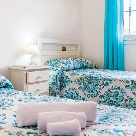 Сasa de vacaciones Nice Home In Estepona With Outdoor Swimming Pool, Wifi And 3 Bedrooms *