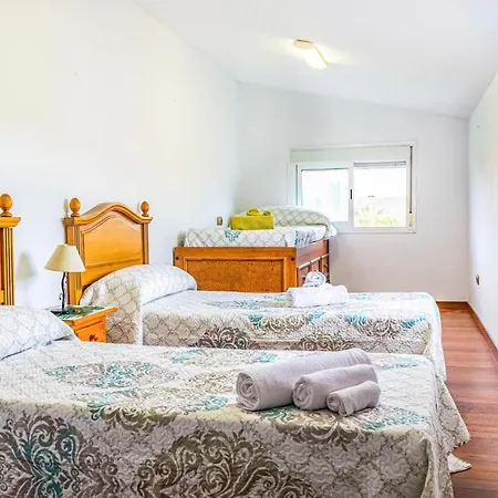 Сasa de vacaciones Nice Home In Estepona With Outdoor Swimming Pool, Wifi And 3 Bedrooms *